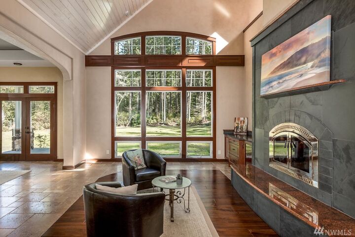 Property Photo:  695 Twinview Dr  WA 98253 