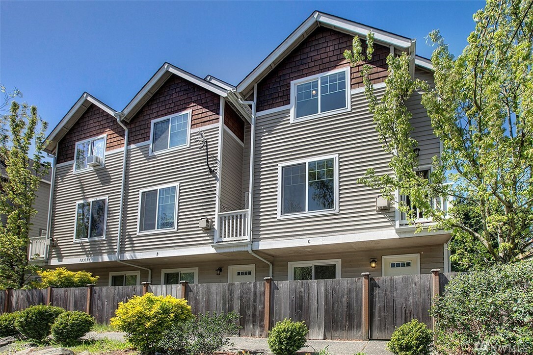 Property Photo: 12333 28th Ave NE C WA 98125
