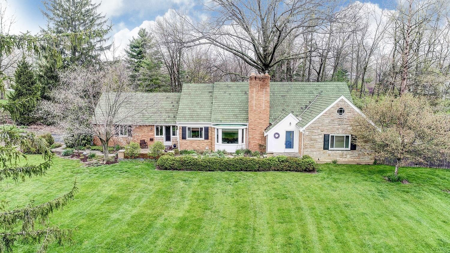 Property Photo: 1580 Colonial Drive OH 45238