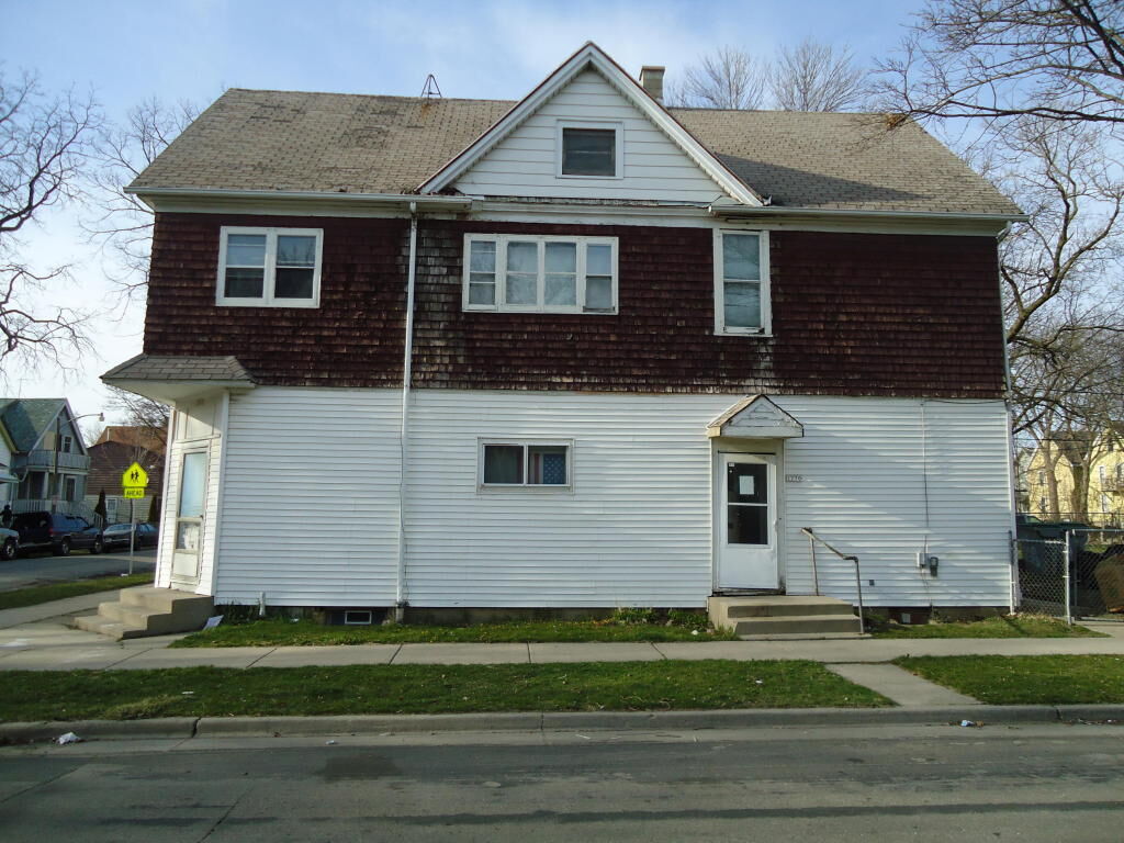 Property Photo: 3000 N 23rd St 3002 WI 53206