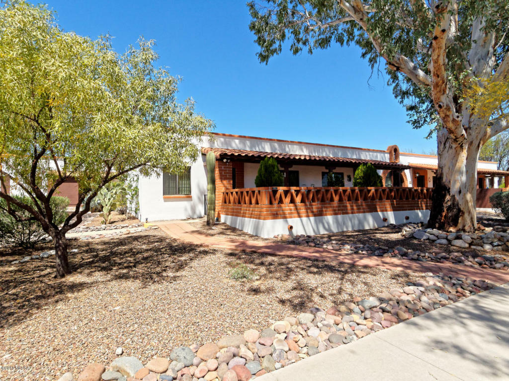 Property Photo:  92 S Paseo Pena  AZ 85614 