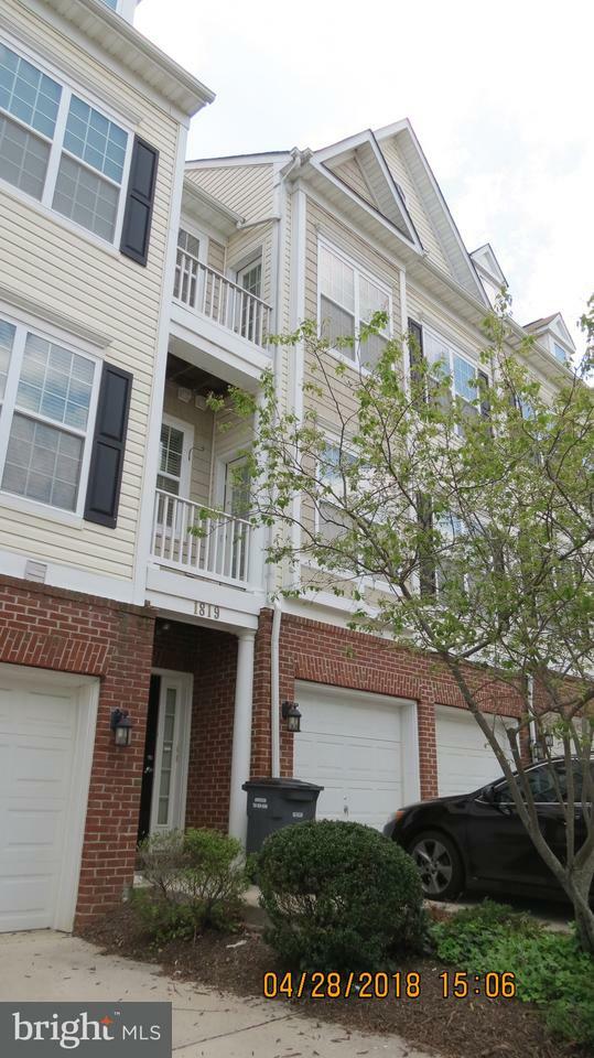 Property Photo:  1819 Cedar Cove Way #8  VA 22191 