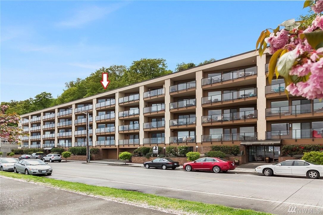 Property Photo:  1221 Harbor Ave SW 407  WA 98116 