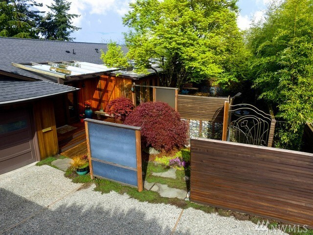 Property Photo:  5220 S Juneau St  WA 98118 