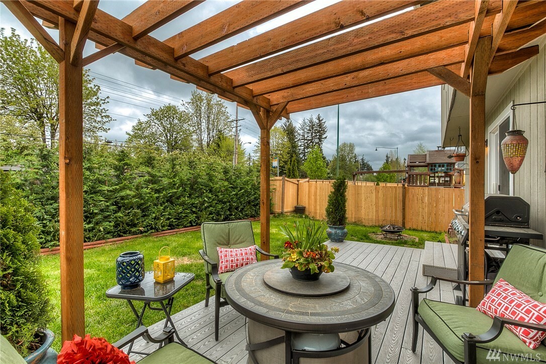Property Photo: 27217 213th Place SE WA 98038