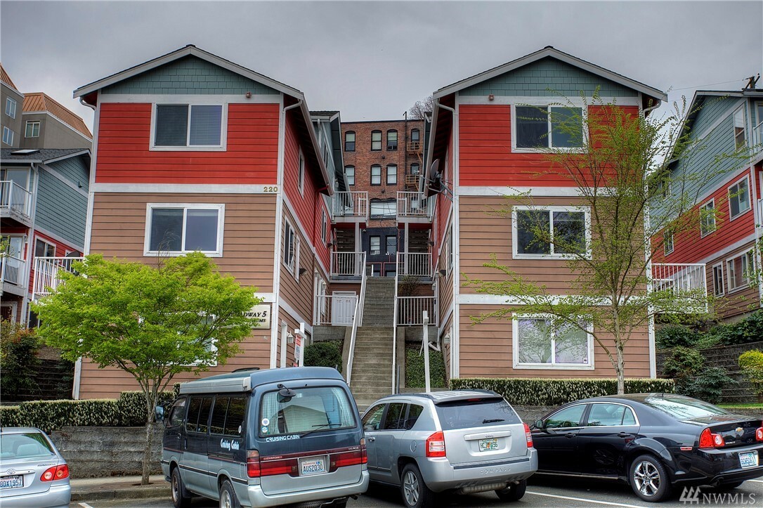 Property Photo:  220 Broadway 12  WA 98402 