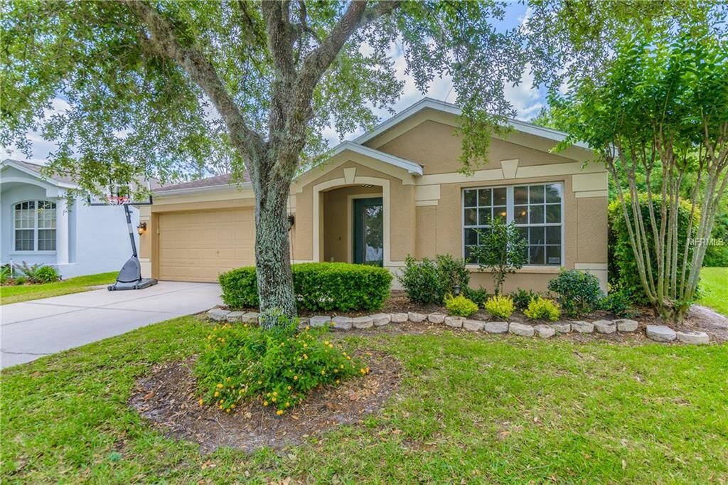 Property Photo:  26821 Middleground Loop  FL 33544 