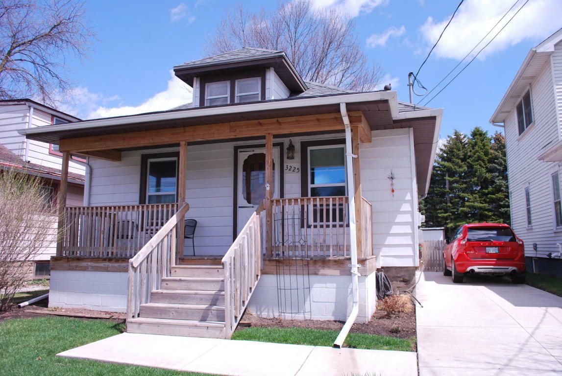Property Photo: 3225 Vera Ct WI 53403