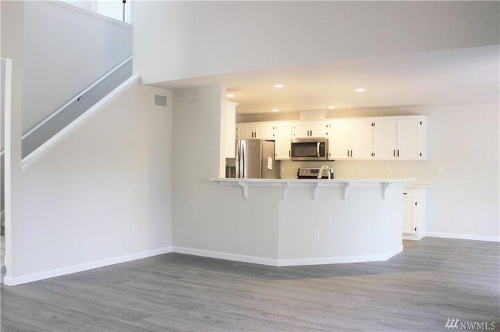 Property Photo:  215 86th Ave SE  WA 98258 