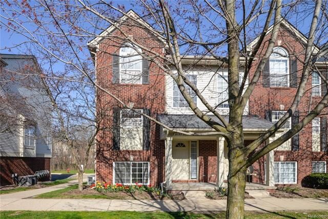 Property Photo:  3130 Promenade Circle  MI 48108 