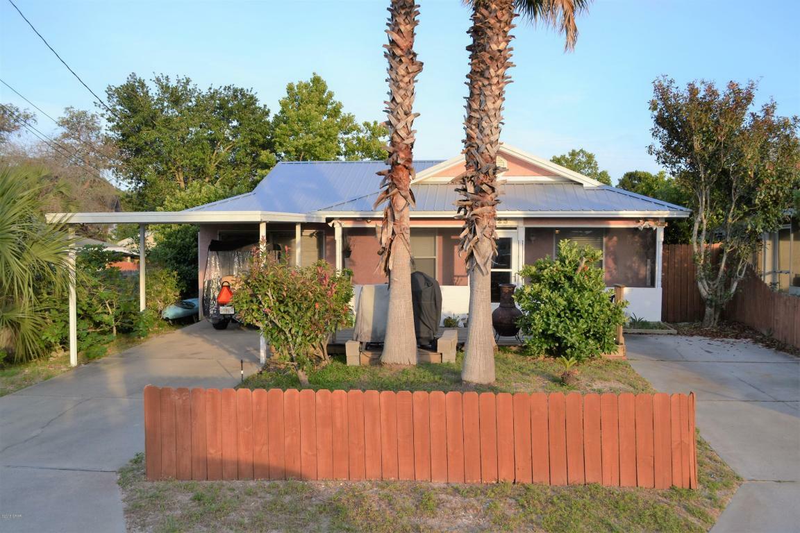 Property Photo: 3923 Crescent Drive FL 32408