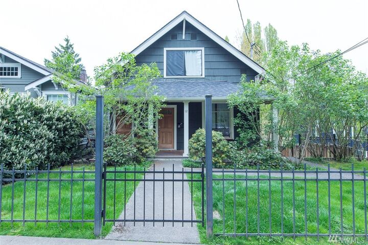 Property Photo: 12 Etruria St WA 98109
