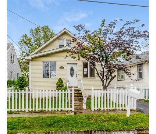 Property Photo:  28 Elmwood Avenue  NJ 08837 