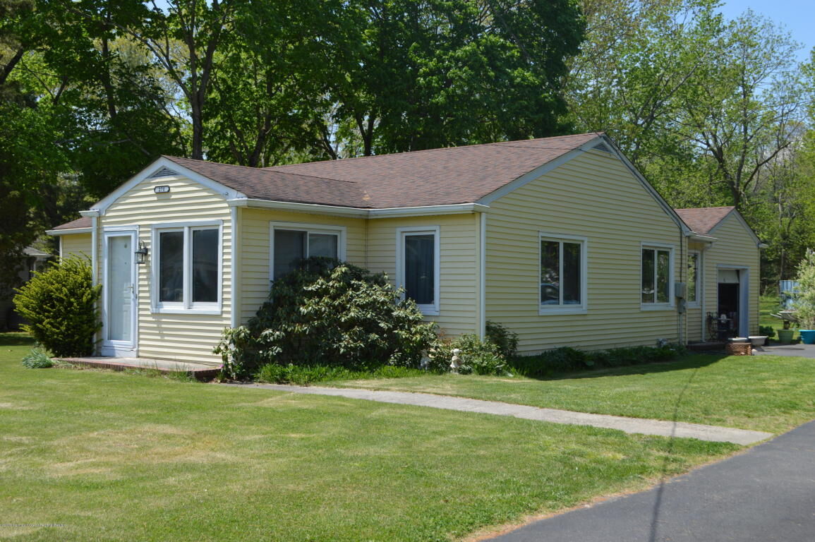 Property Photo:  270 S Hope Chapel Road  NJ 08527 