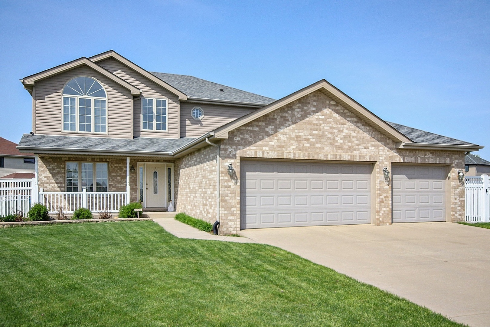 Property Photo:  4825 Falcon Court  IL 60449 