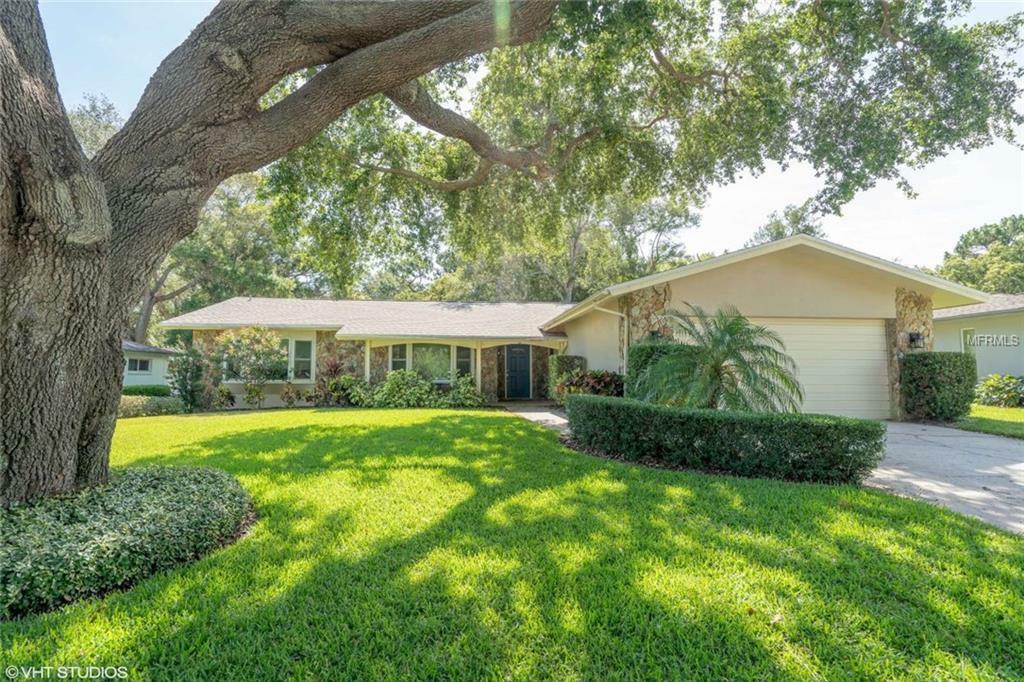 Property Photo: 1907 Oro Court FL 33764