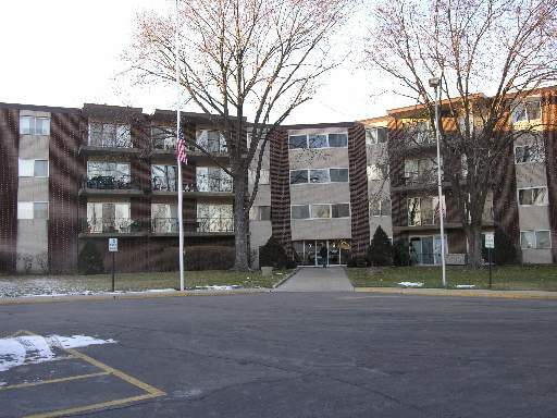 Property Photo: 5540 Walnut Street 4A IL 60515