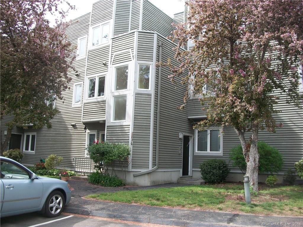 Property Photo:  1412 Whitney Avenue E2  CT 06517 