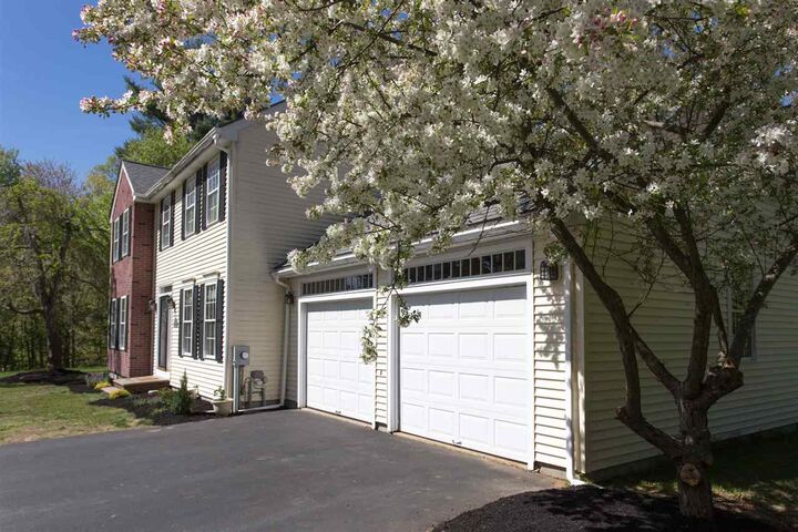 Property Photo:  20 Grove Court  NH 03032 