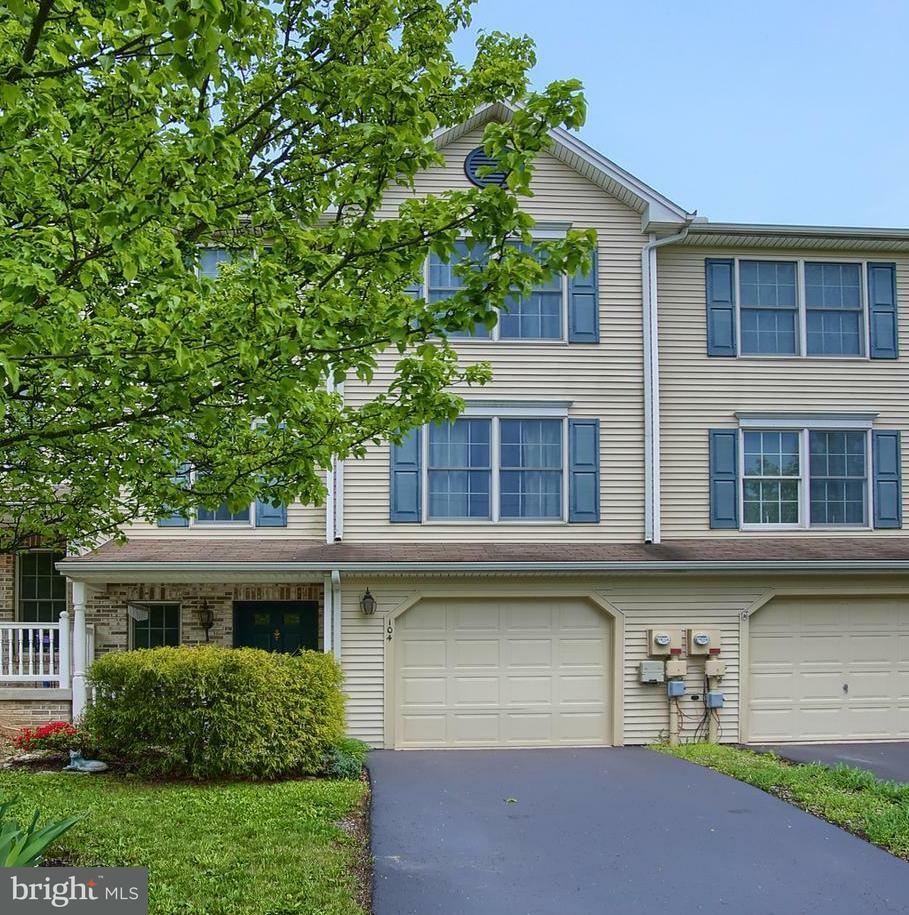 Property Photo:  104 Keefer Way  PA 17055 