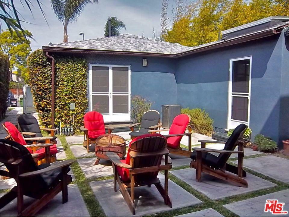 Property Photo:  1070 Marco Pl  CA 90291 