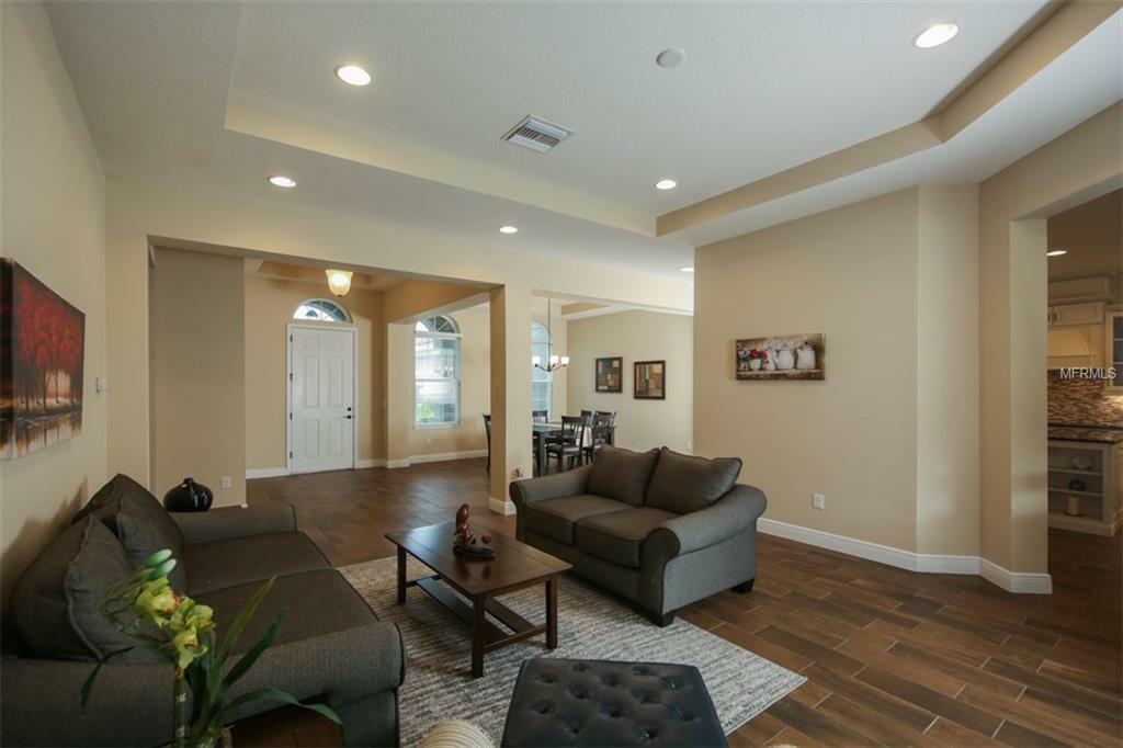 Property Photo: 302 166th Street E FL 34212