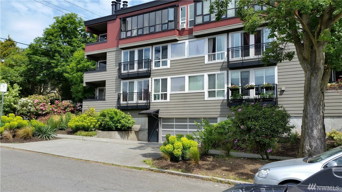 Property Photo:  1601 E Columbia St 203  WA 98122 