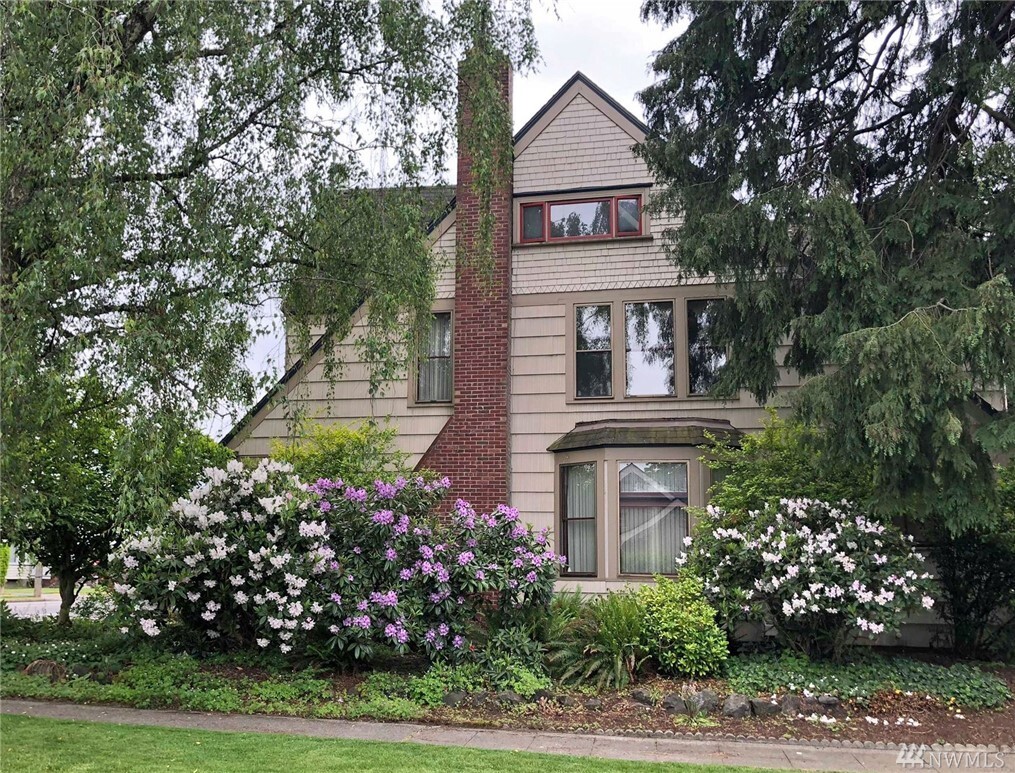 Property Photo: 2324 N Alder St WA 98406