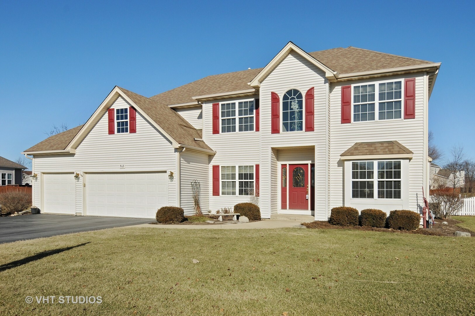 Property Photo: 512 Poplar Drive IL 60560