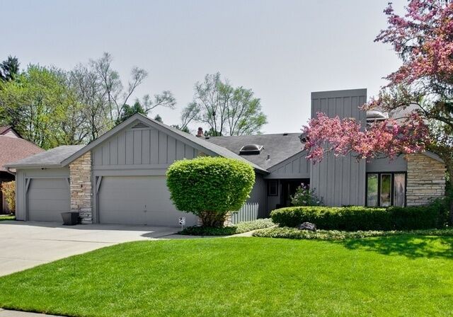 Property Photo:  3627 Radcliffe Drive  IL 60062 