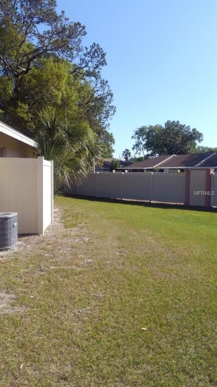 Property Photo:  705 N Jefferson Avenue 705  FL 34237 