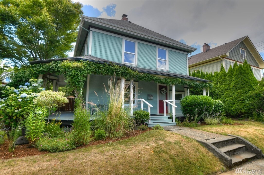 Property Photo: 109 18th Ave SW WA 98501