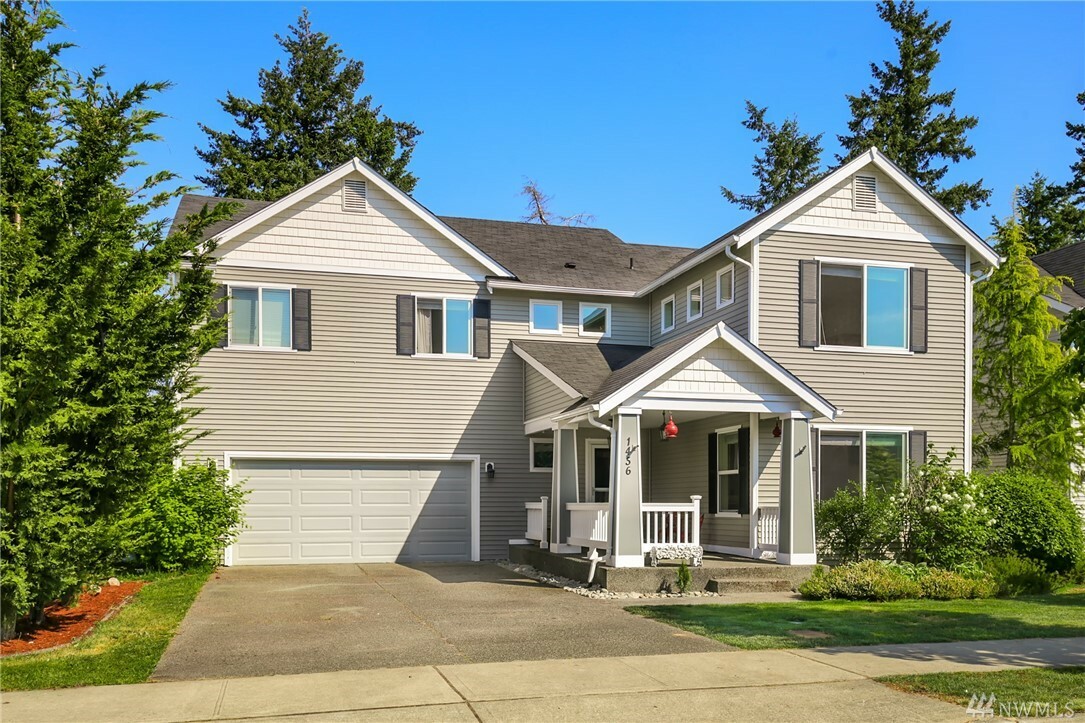 Property Photo:  1456 Packwood Ave  WA 98327 