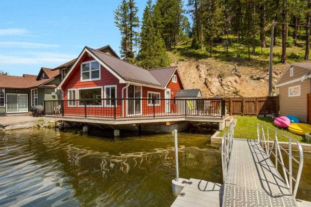 Property Photo:  47875 E Deer Lake Way  WA 99148-8721 