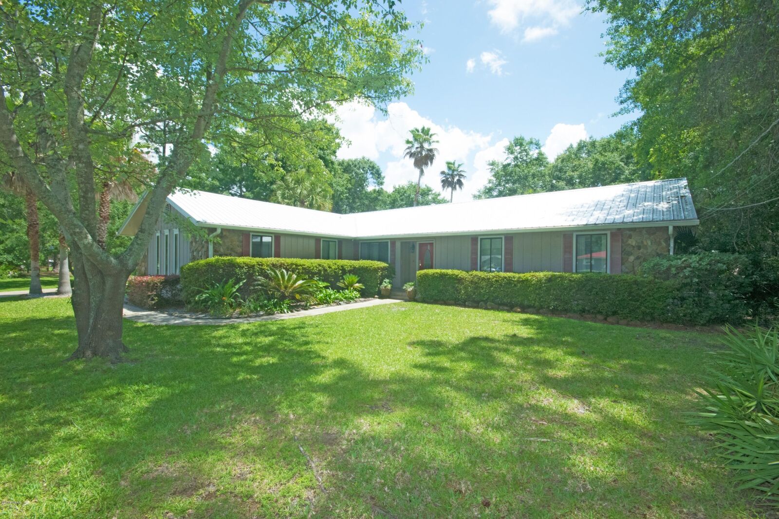 Property Photo: 2802 Jamedon Drive FL 32405