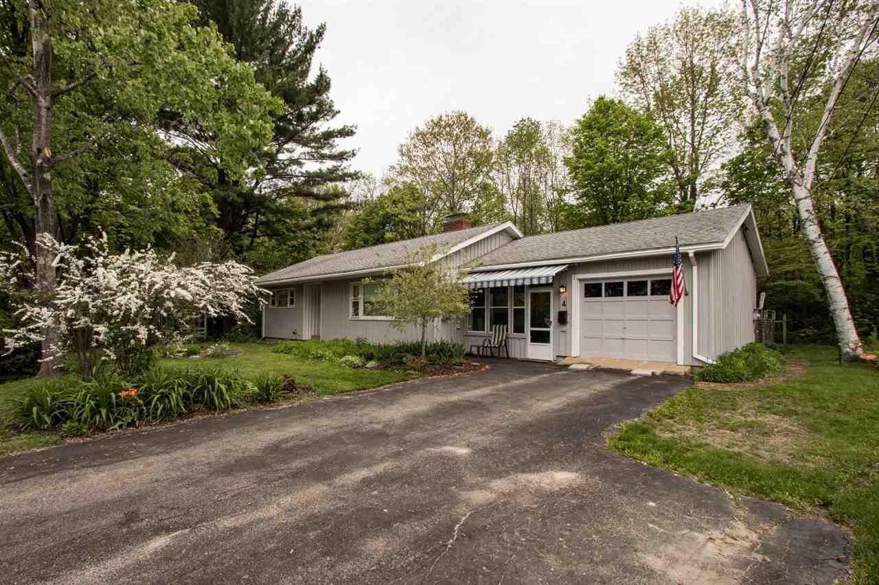 Property Photo:  4 Glassford Lane  NH 03824 