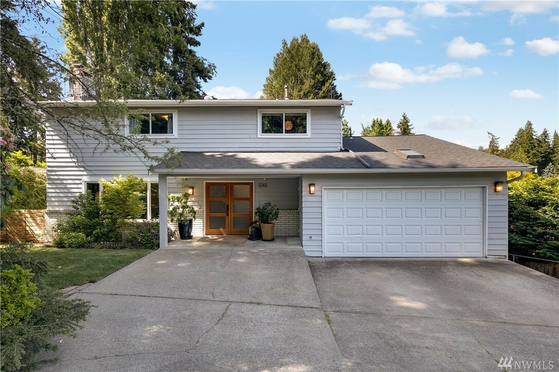 Property Photo:  1242 NW 201st St  WA 98177 