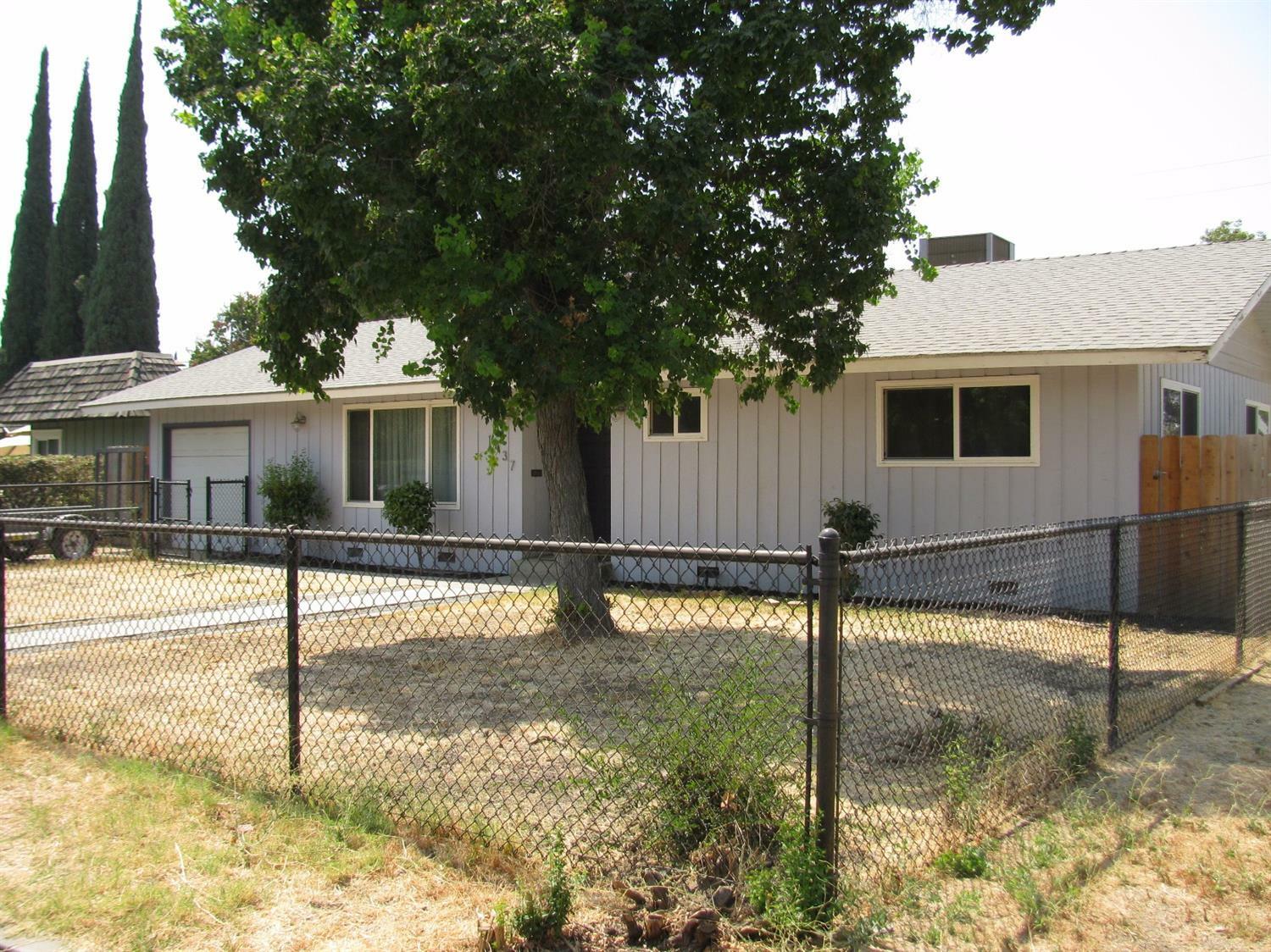 1437 S Fairway Street  Visalia CA 93277 photo