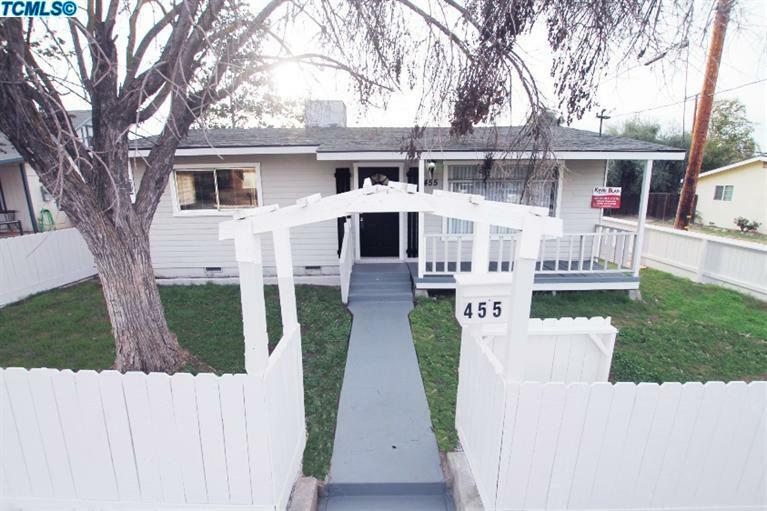 Property Photo:  455 N Cypress Street  CA 93286 