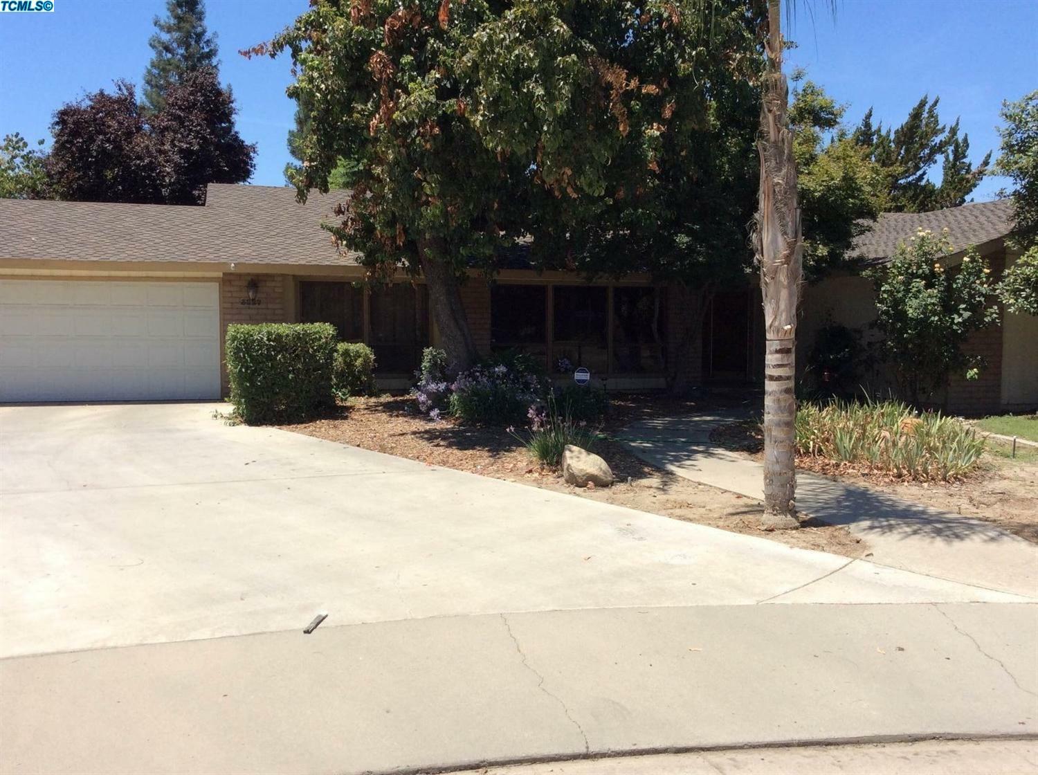 3227 W Green Oaks Drive  Visalia CA 93277 photo