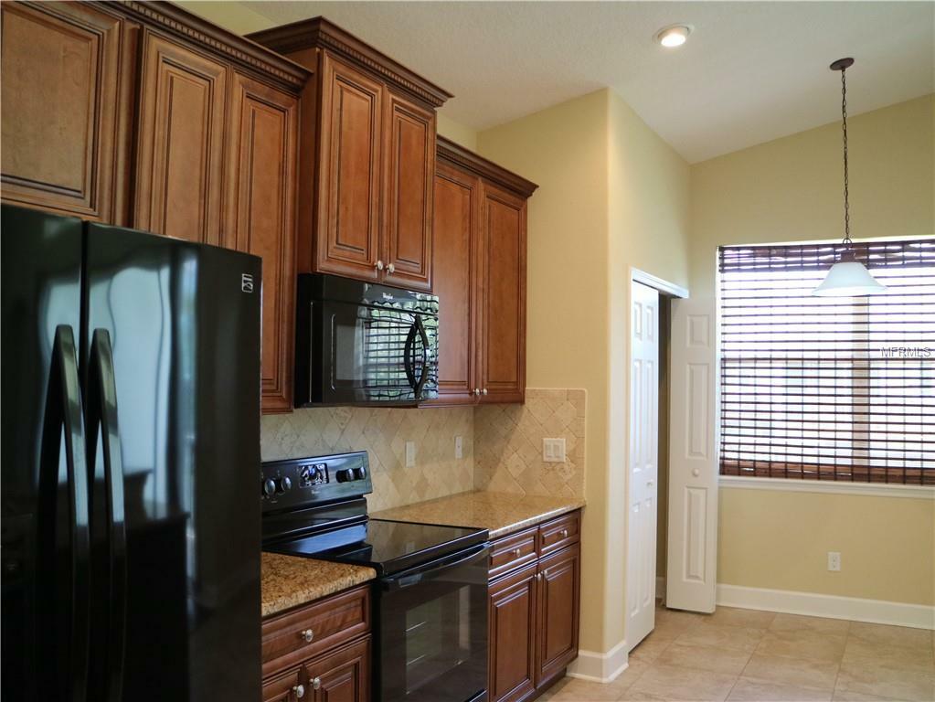 Property Photo:  1008 Blue Heron Way  FL 34689 