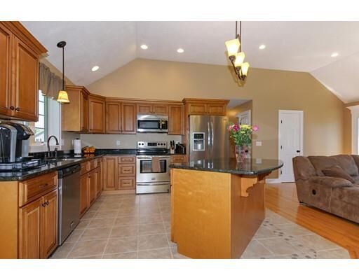 Property Photo: 280 Maple Ave MA 01543