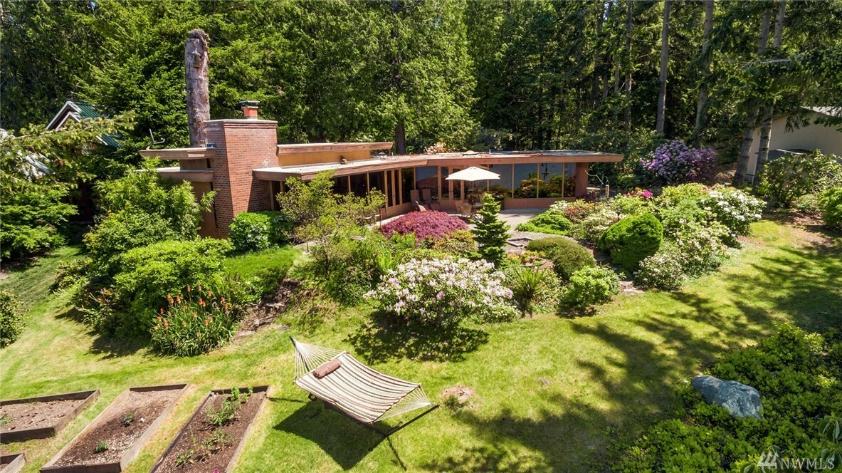 Property Photo:  34245 Hood Canal Dr NE  WA 98346 