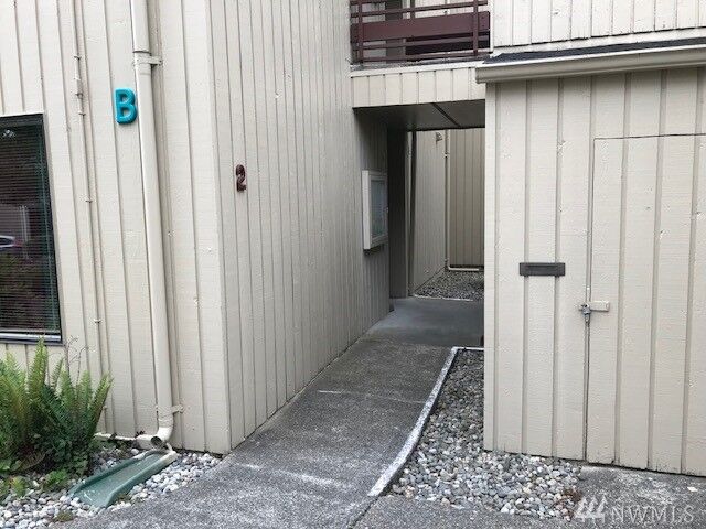 Property Photo: 525 Lebo Blvd B2 WA 98310