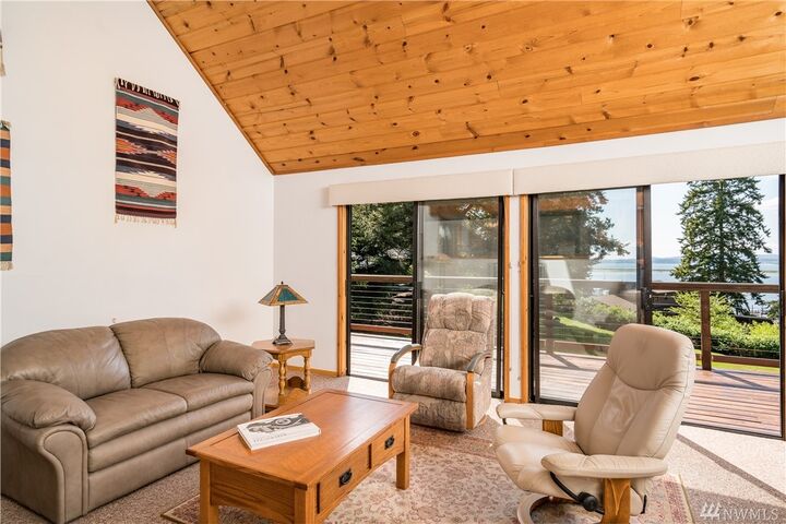 Property Photo:  35 Gull Place  WA 98261 