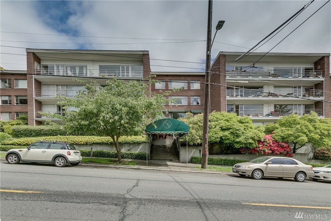 Property Photo: 530 W Olympic Place 407 WA 98119
