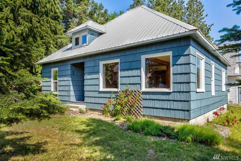 Property Photo: 426 Cedar St WA 98826