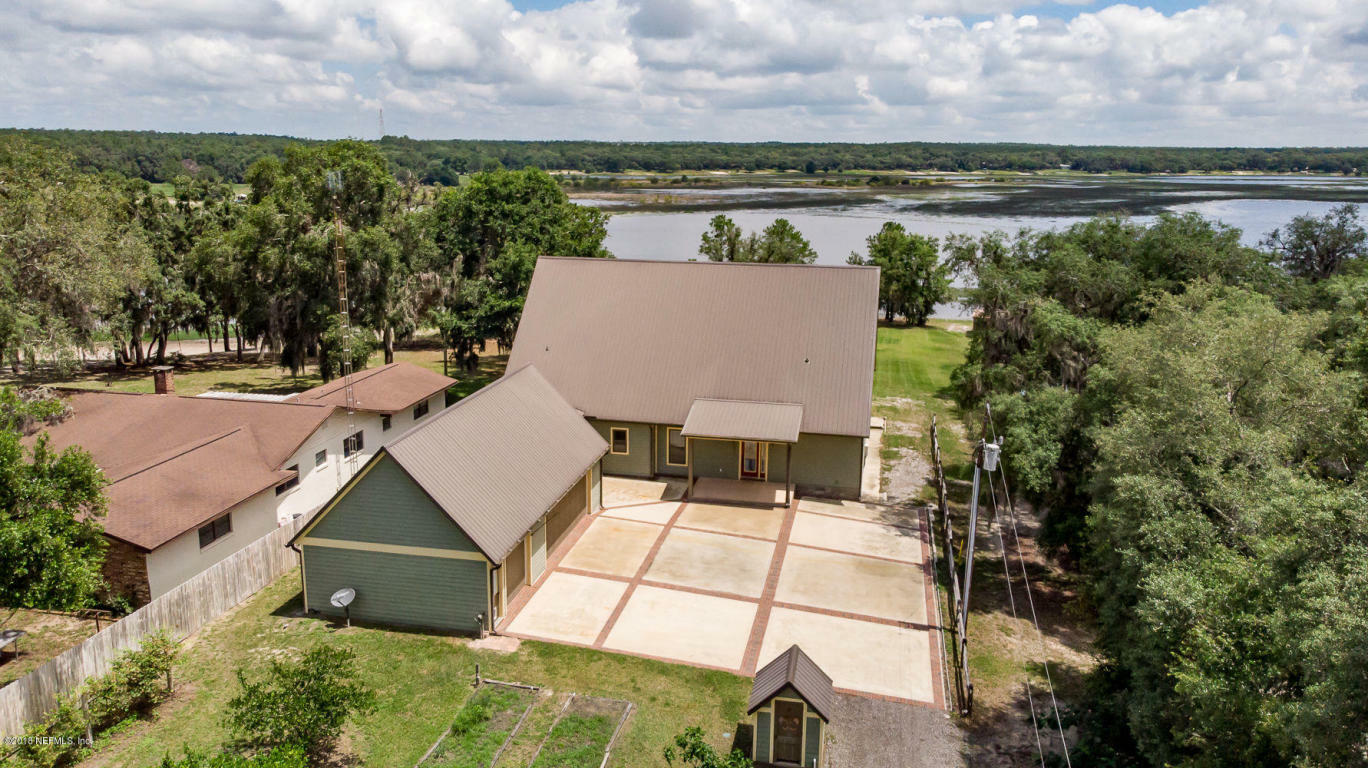 Property Photo:  5817 County Rd 352  FL 32656 