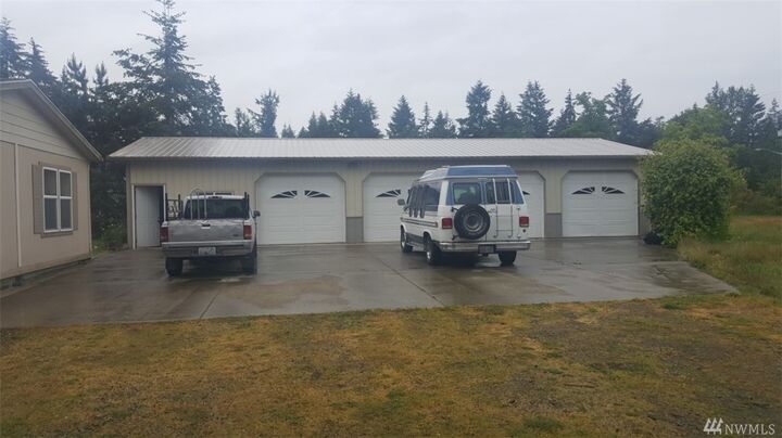 Property Photo:  101 Alpine Ct  WA 98576 