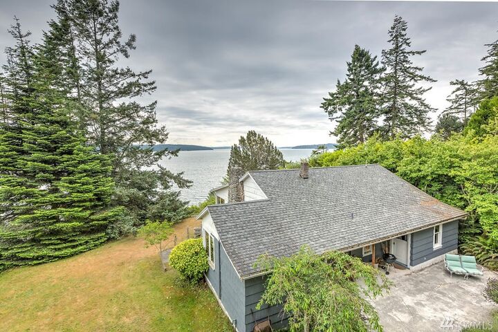 1749 Northbluff Rd  Greenbank WA 98253 photo